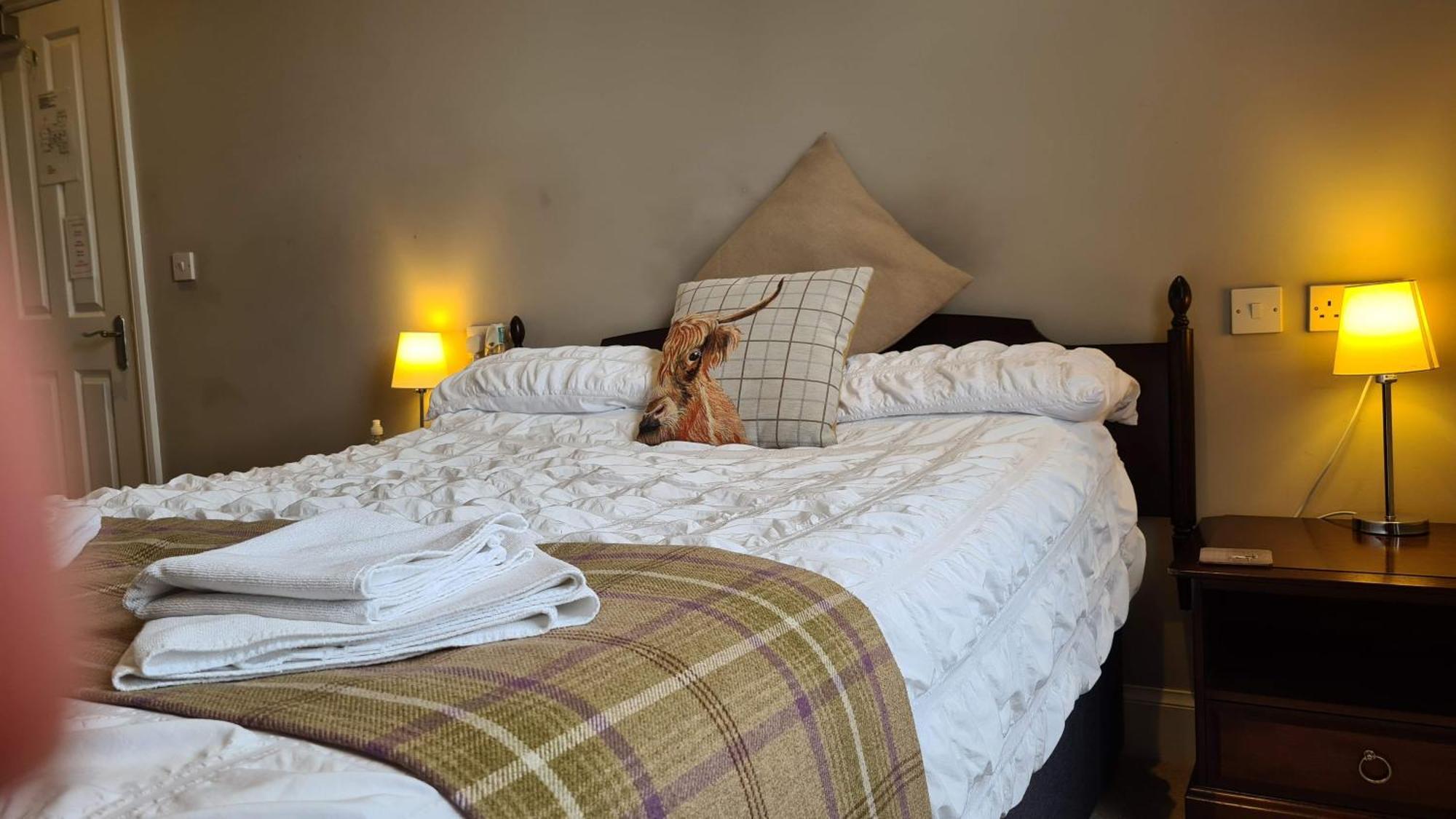 Glenisla Hotel Blairgowrie and Rattray Екстериор снимка