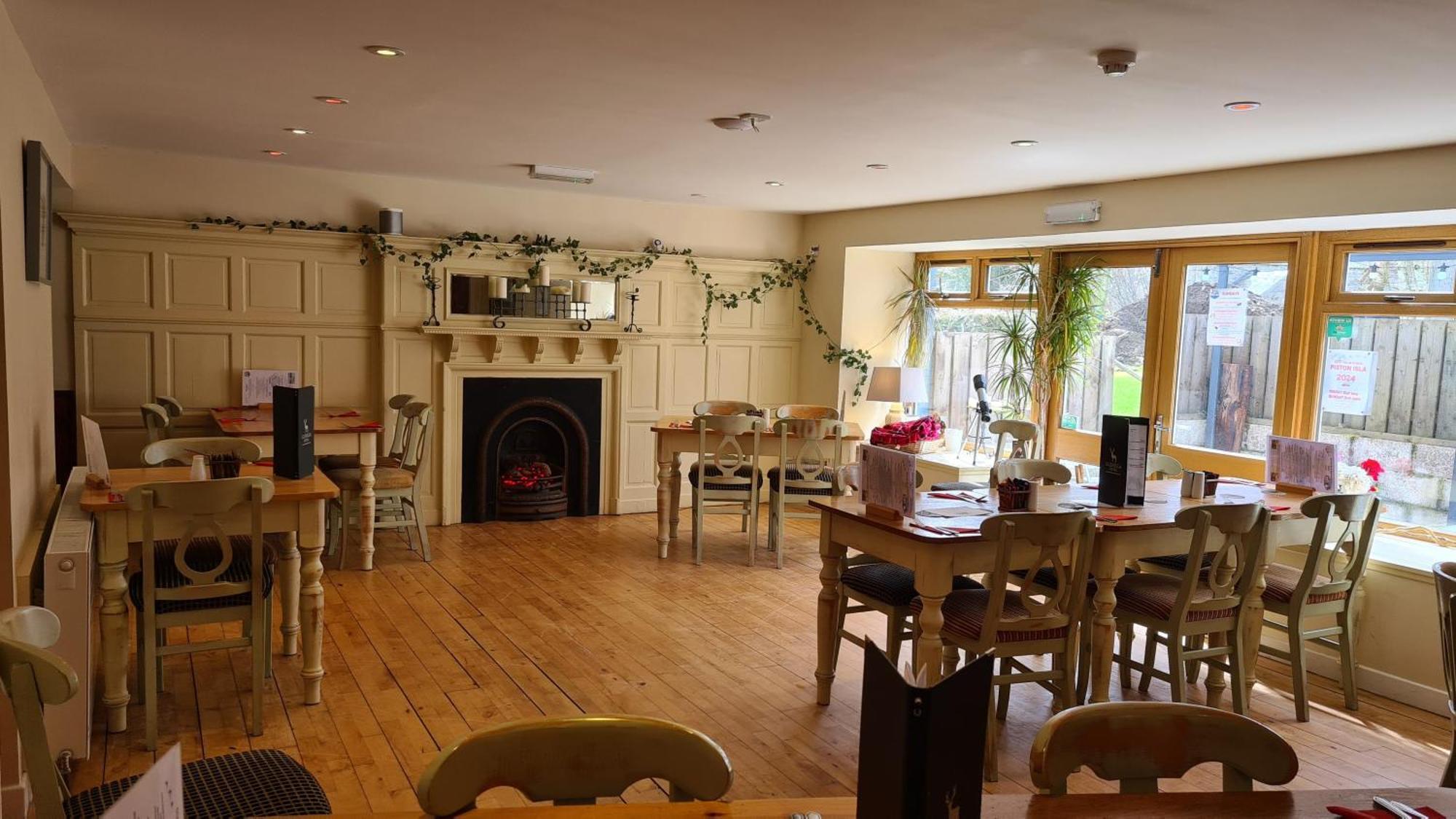 Glenisla Hotel Blairgowrie and Rattray Екстериор снимка