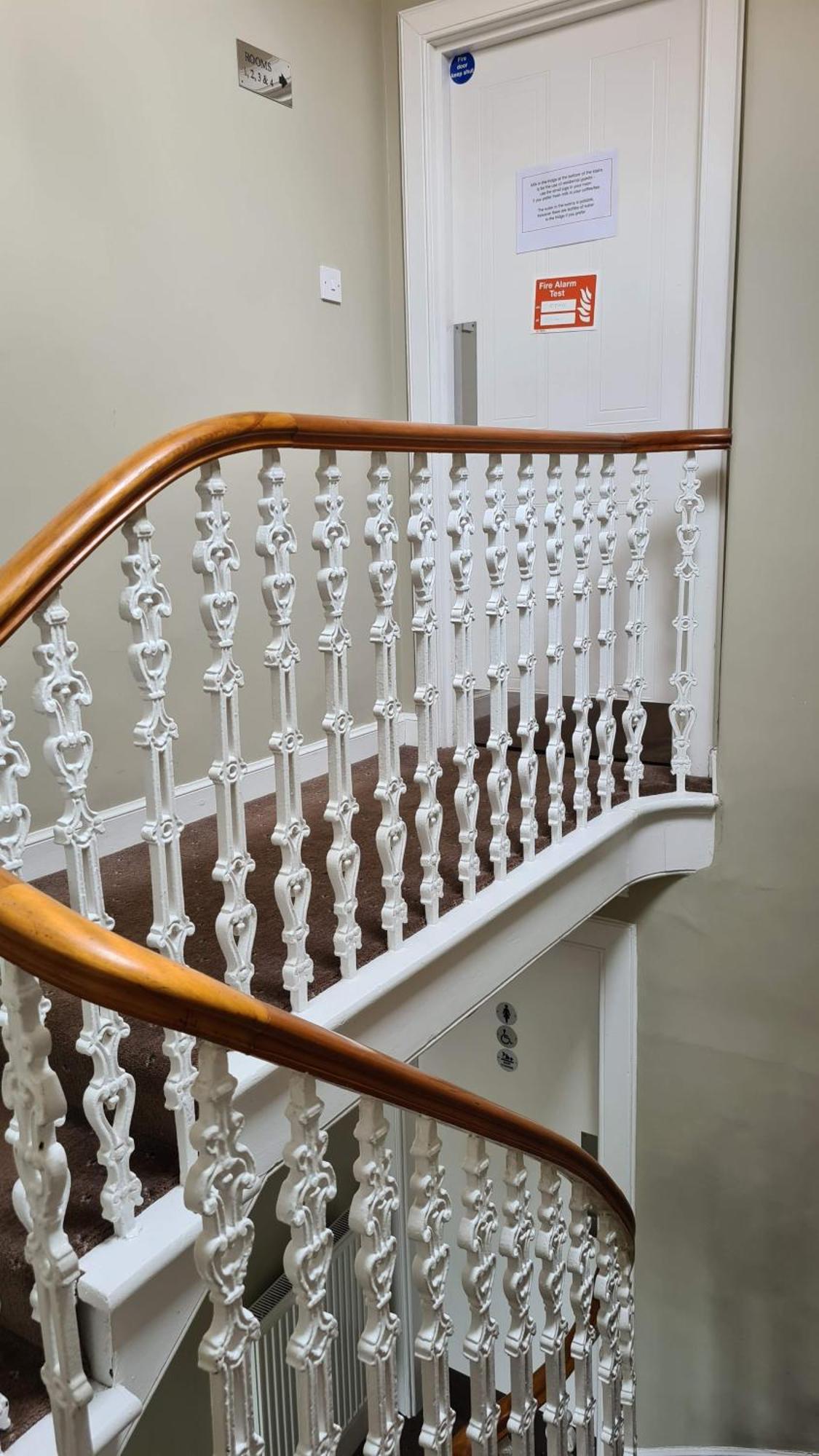 Glenisla Hotel Blairgowrie and Rattray Екстериор снимка