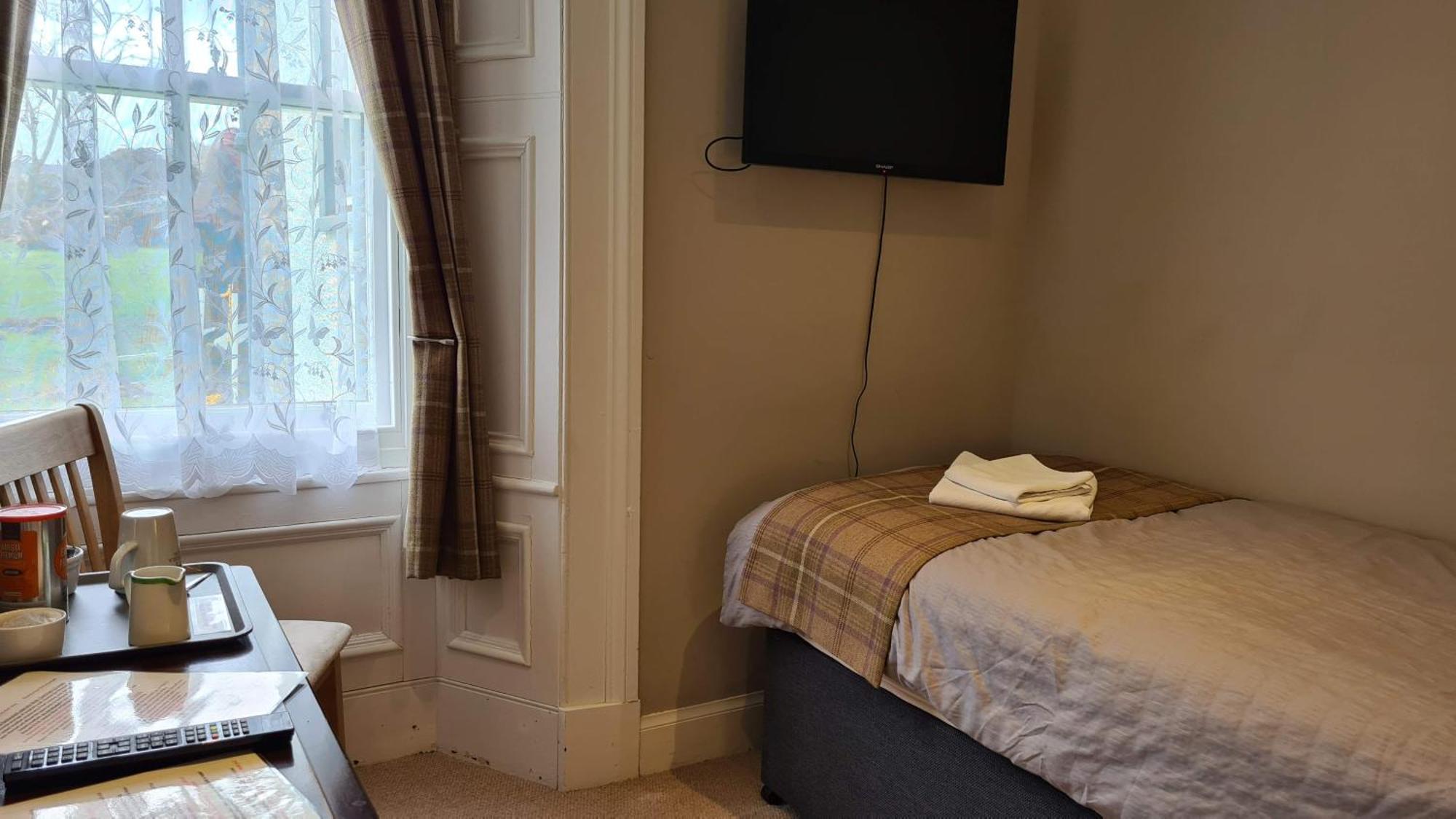 Glenisla Hotel Blairgowrie and Rattray Екстериор снимка