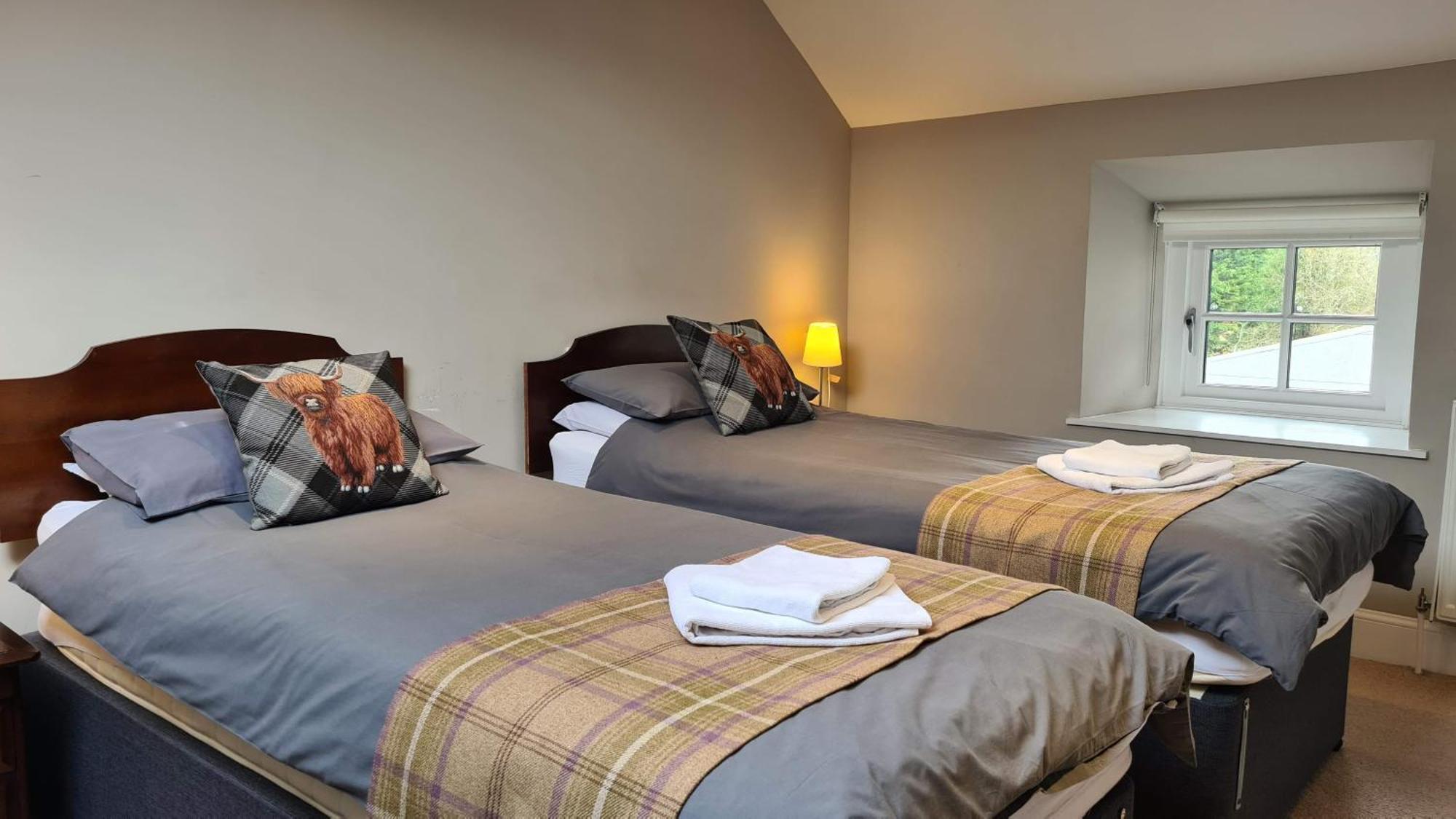 Glenisla Hotel Blairgowrie and Rattray Екстериор снимка