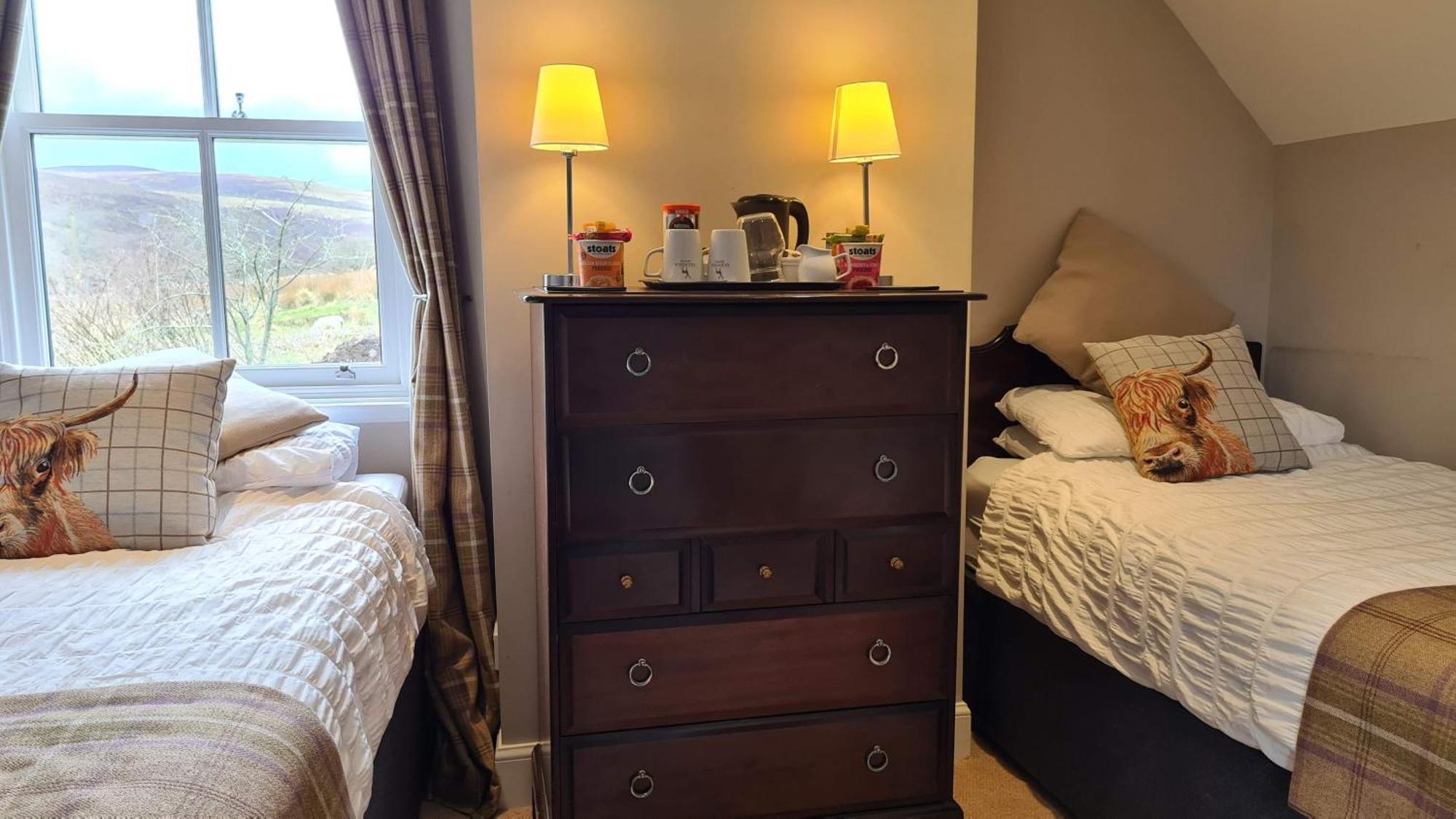 Glenisla Hotel Blairgowrie and Rattray Екстериор снимка