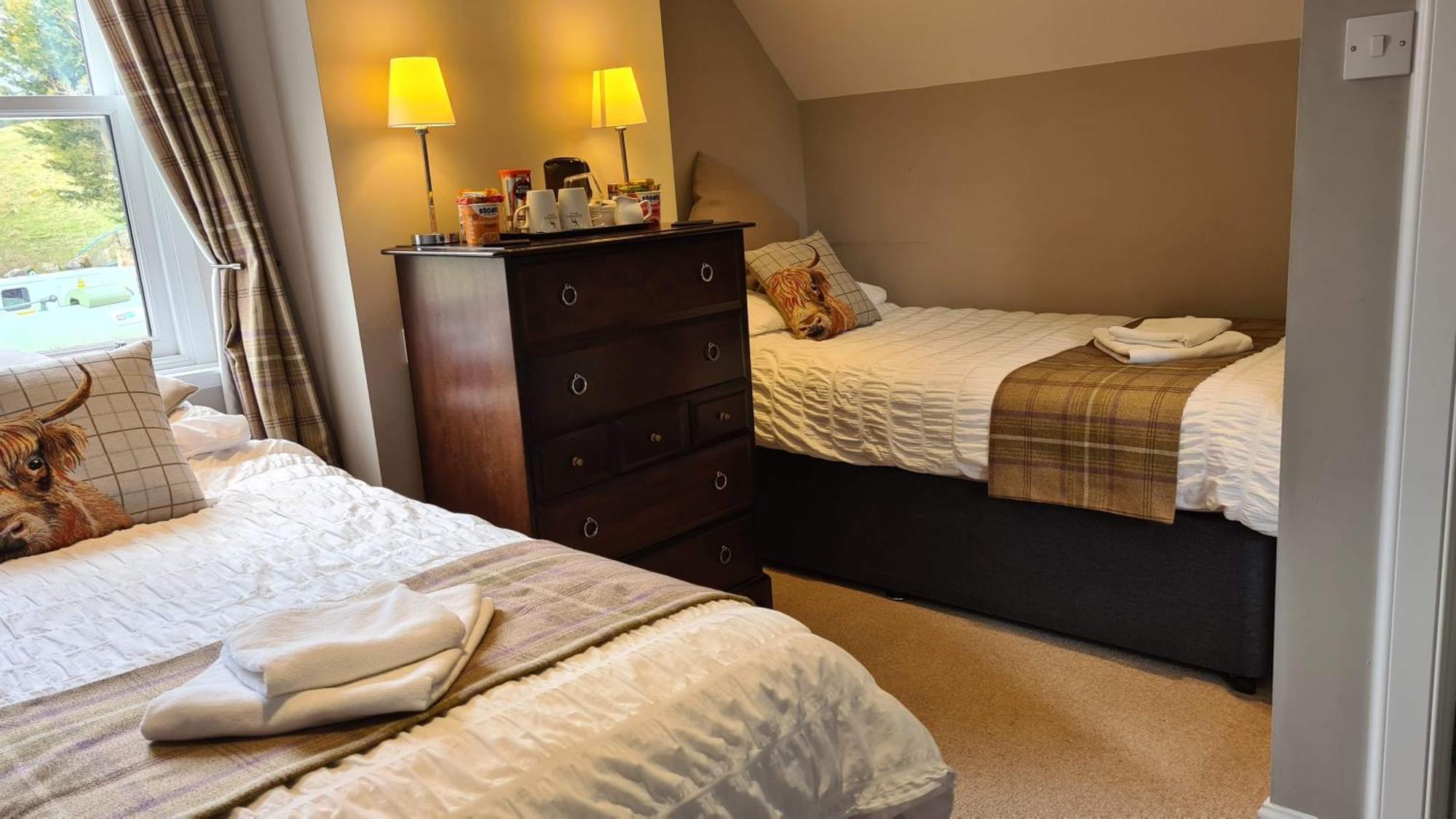 Glenisla Hotel Blairgowrie and Rattray Екстериор снимка