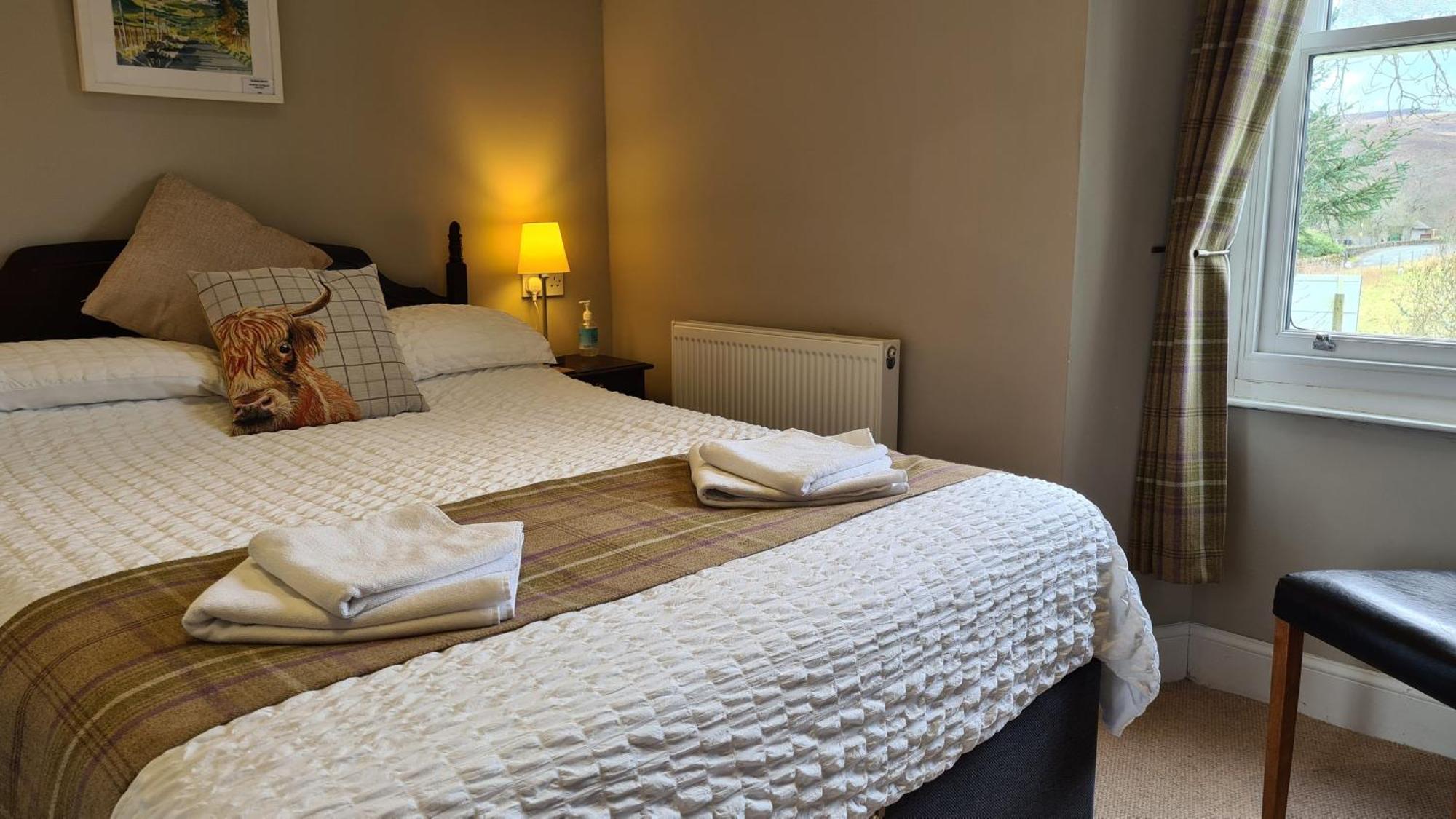 Glenisla Hotel Blairgowrie and Rattray Екстериор снимка