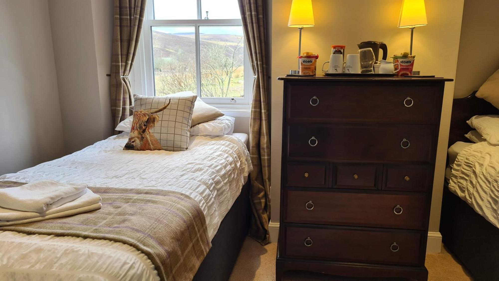 Glenisla Hotel Blairgowrie and Rattray Екстериор снимка