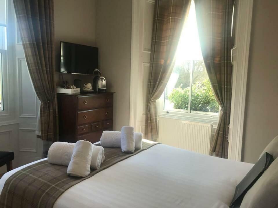 Glenisla Hotel Blairgowrie and Rattray Екстериор снимка