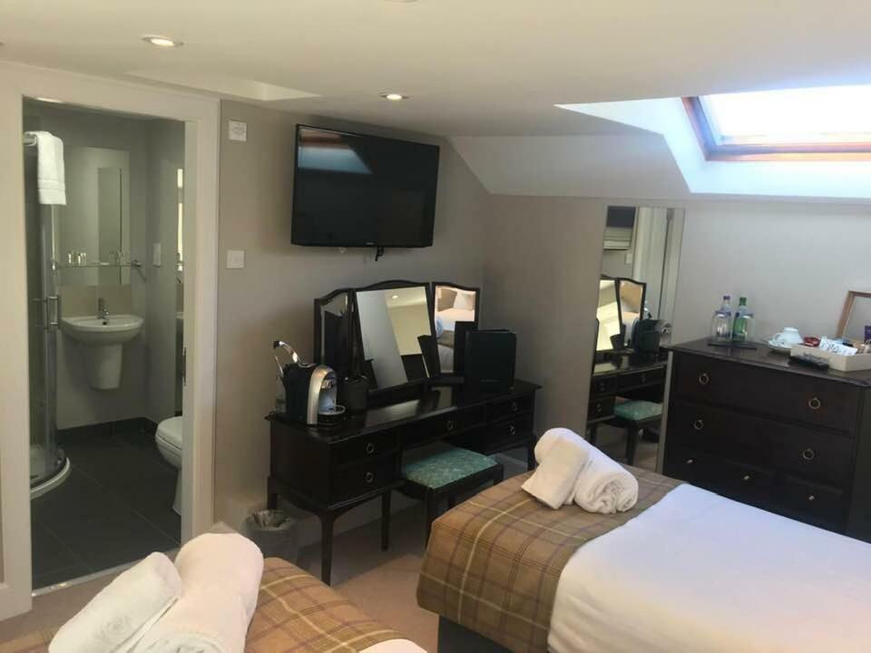 Glenisla Hotel Blairgowrie and Rattray Екстериор снимка