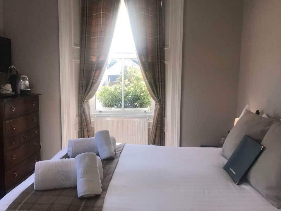 Glenisla Hotel Blairgowrie and Rattray Екстериор снимка